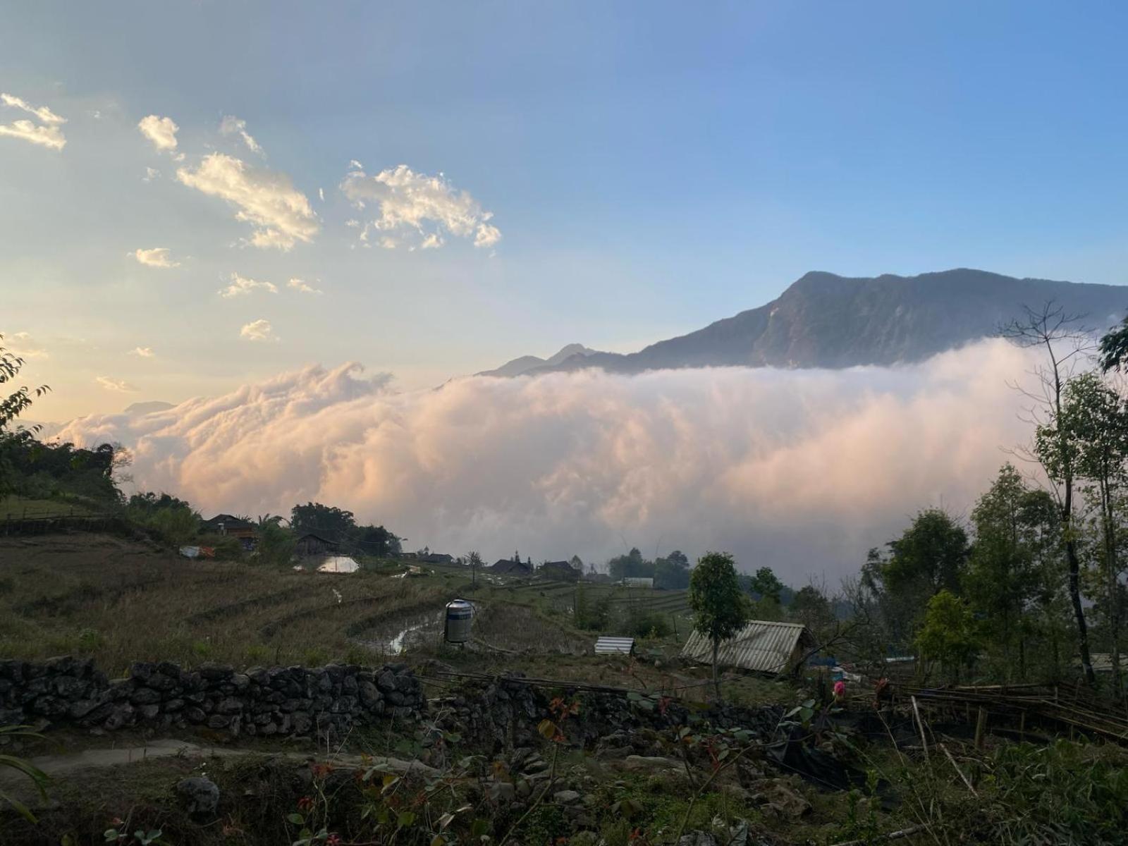 Sue Pa Family Trekking Homestay Sapa Bagian luar foto